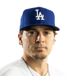Enrique Hernández headshot